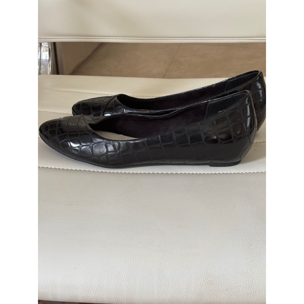 Cliffs by White Mountain Black Croc Embossed Ballet Flats Pointed Toe Size 8M